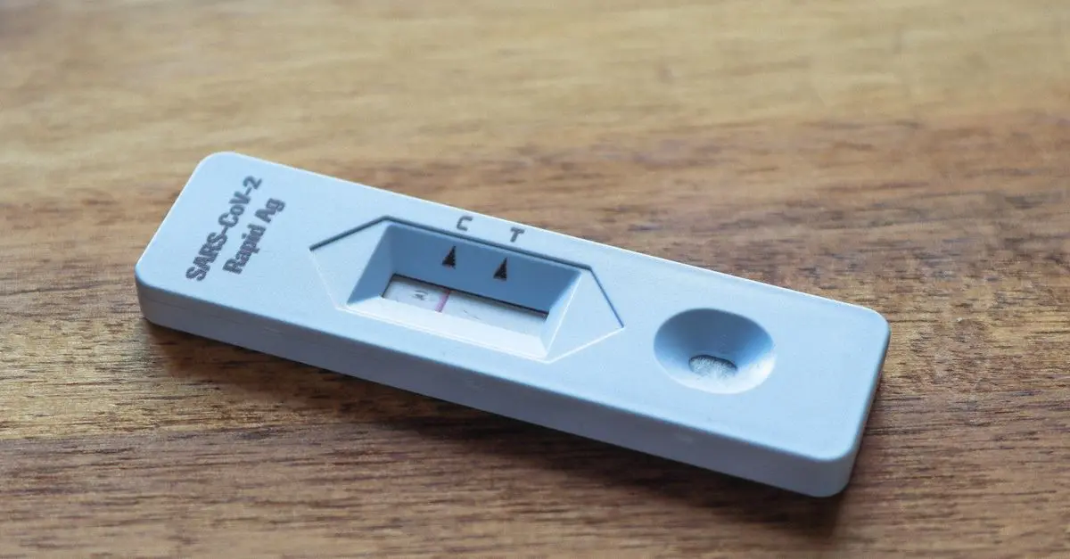 Notre évaluation des tests rapides COVID-19